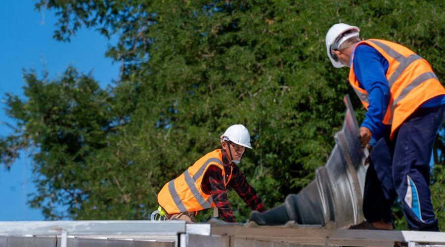 Professional gutter cleaning in Tulare, SD